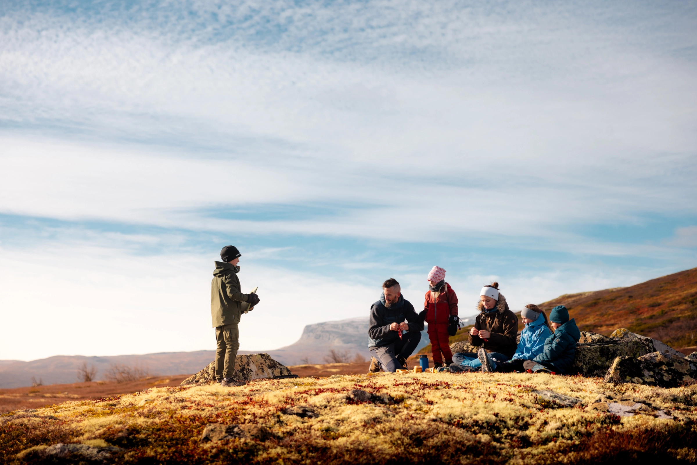 Familie på høsttur. Foto: Paul Lockhart