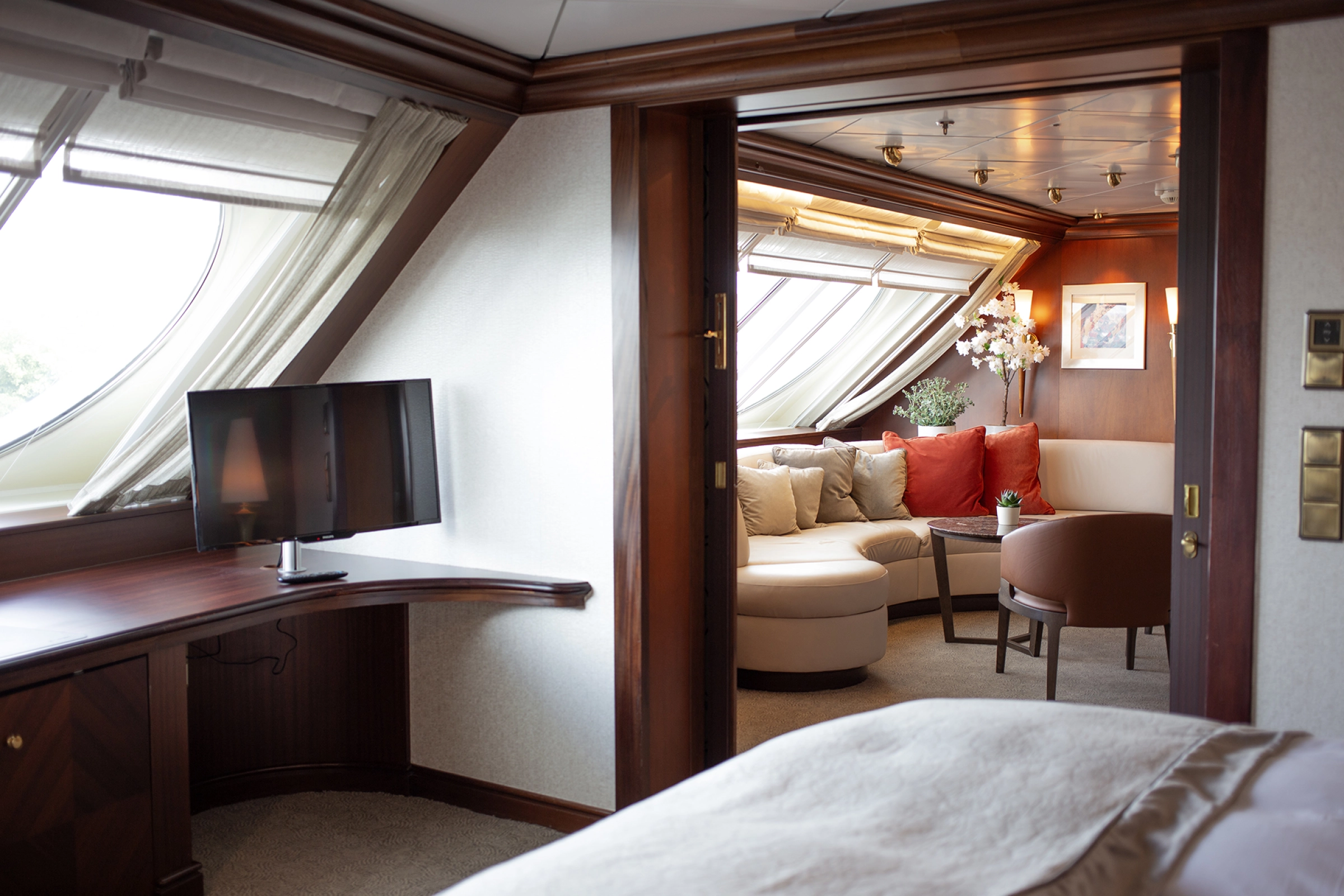 Rederlugar med soverom og oppholdsrom