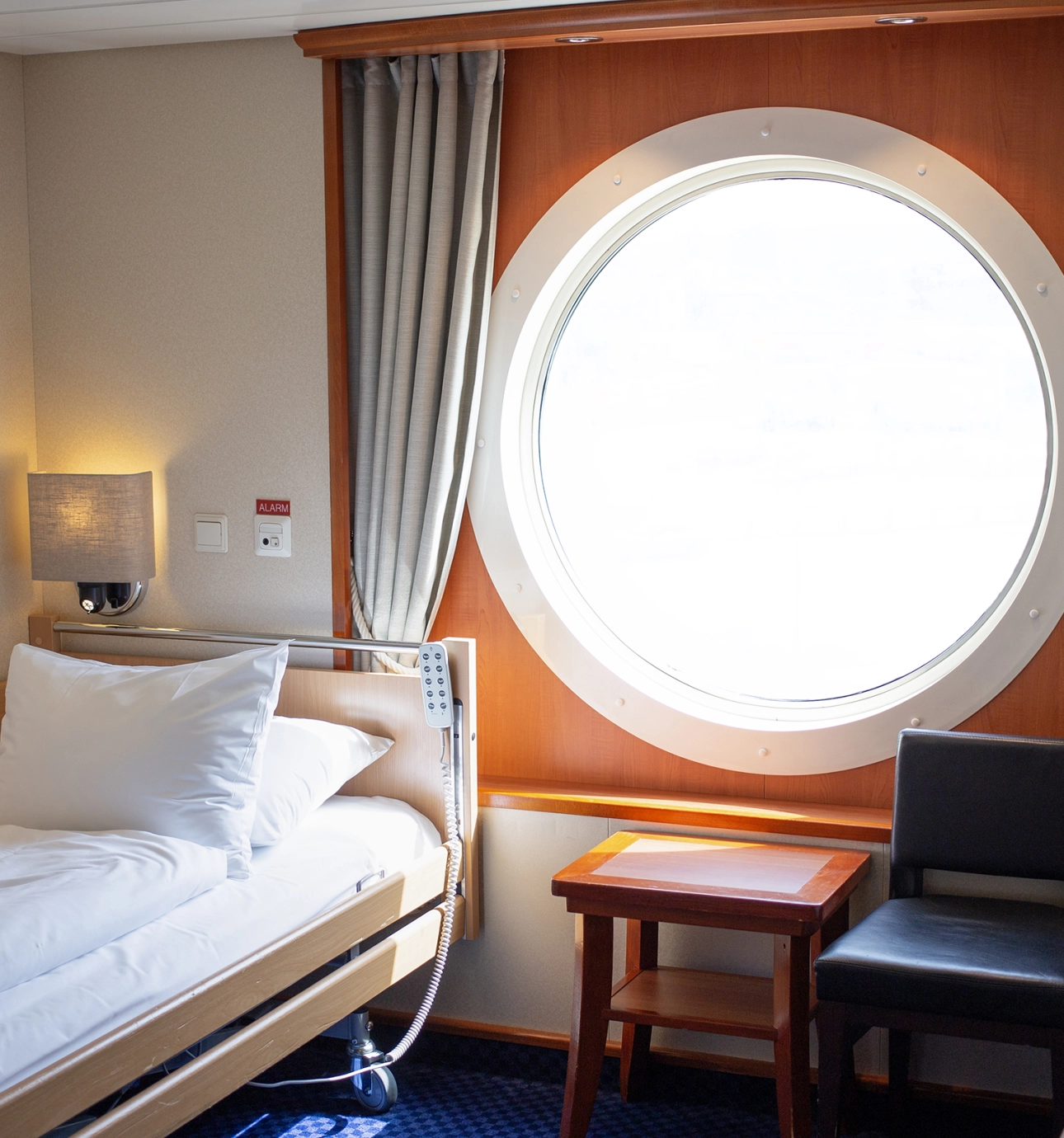 Handicap lugar med havutsikt