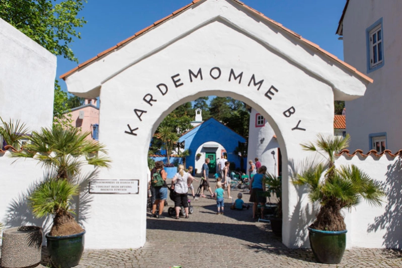 Indgangen til Kardemomme by i Dyreparken i Kristiansand