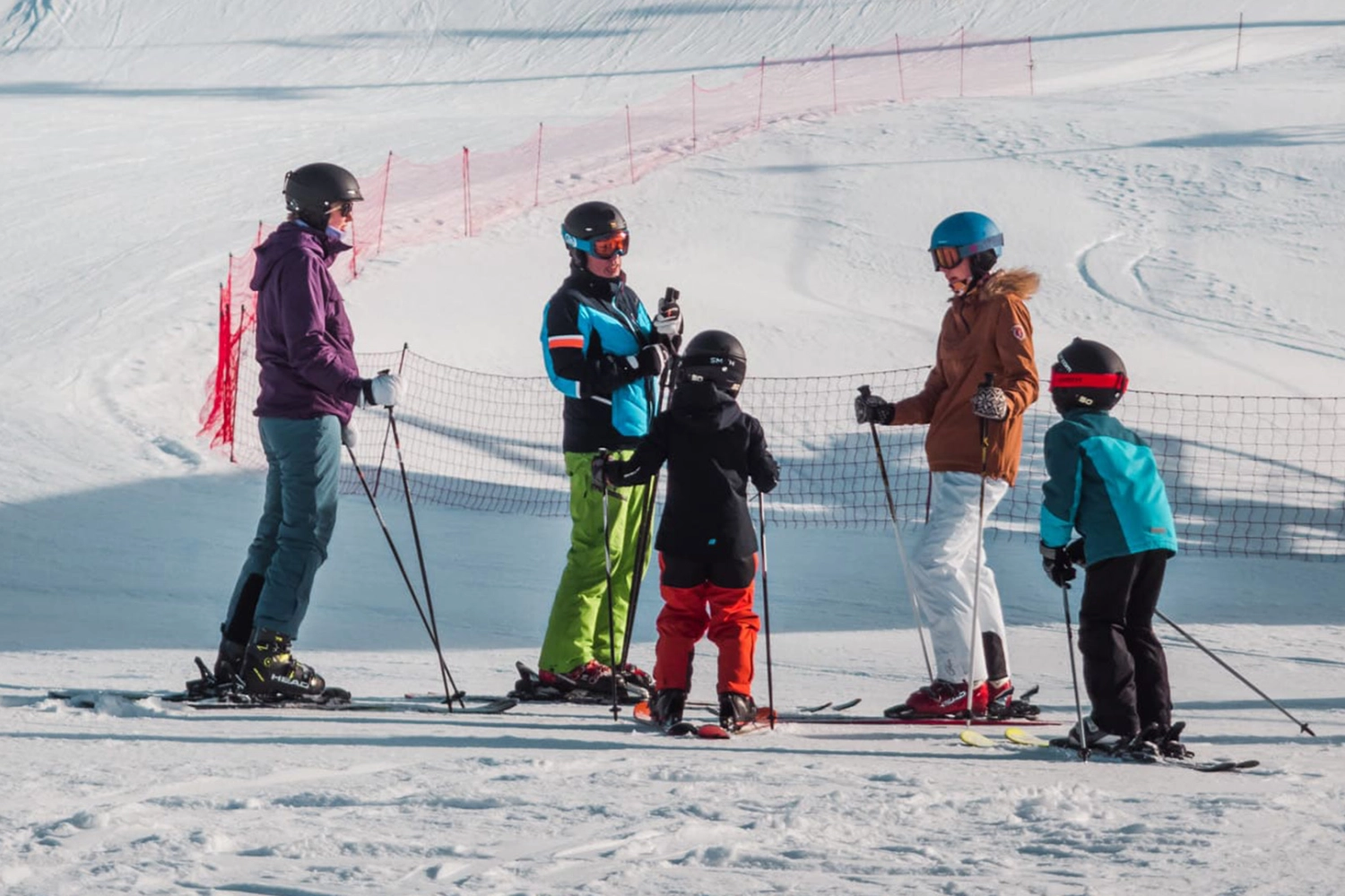 Skidåkare i backen på Gautefall Skisenter en vinterdag. Foto: Charlotte Døvle.