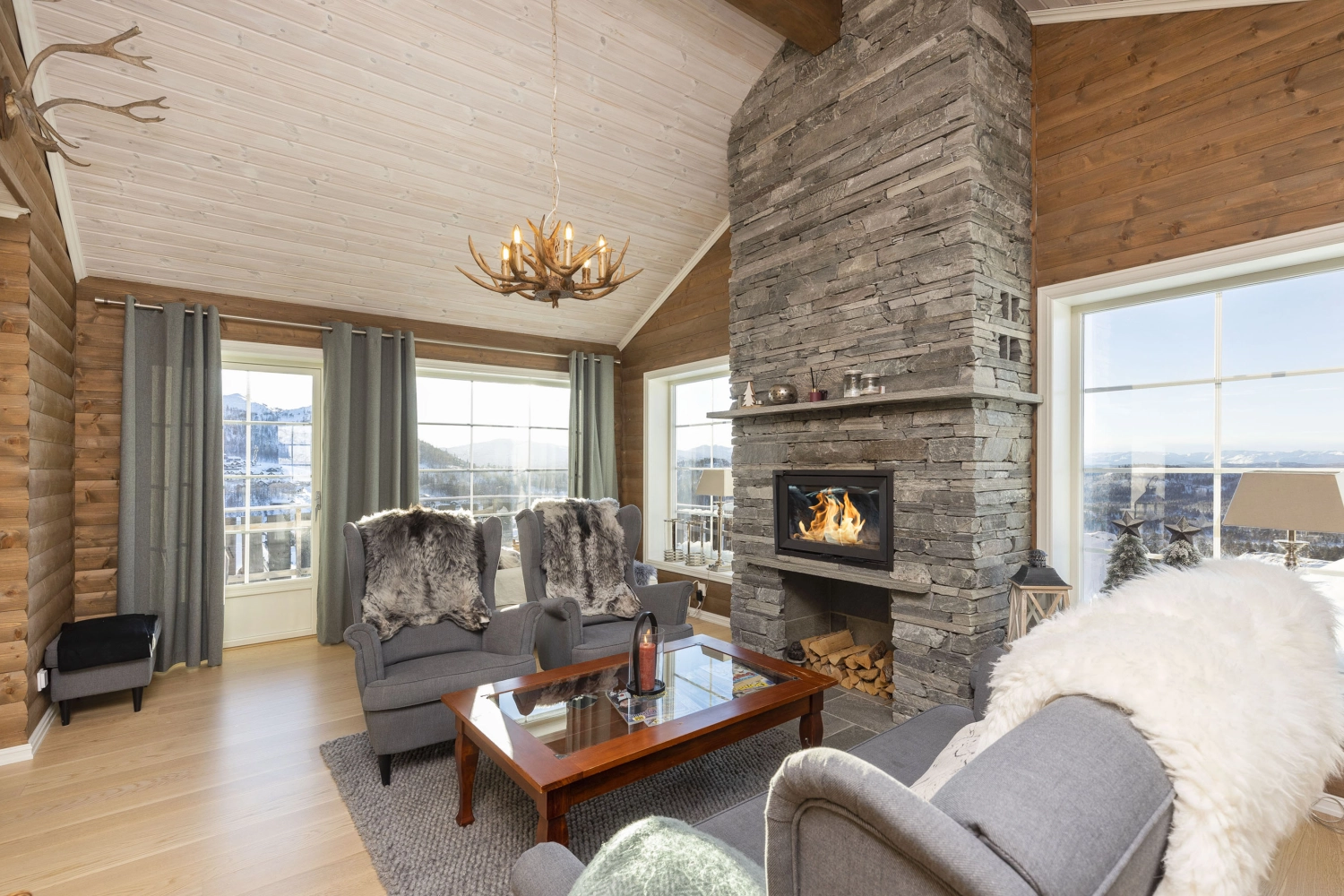 Rauland Feriesenter Holtardalen hytte01007.jpg